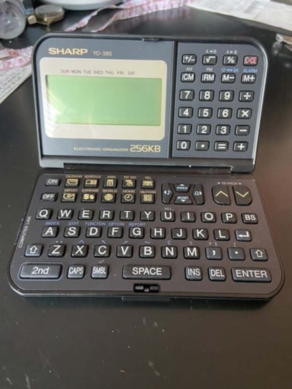 Sharp YO-380 Electronic Organizer 256 KB PDA Pocket Personal Planner